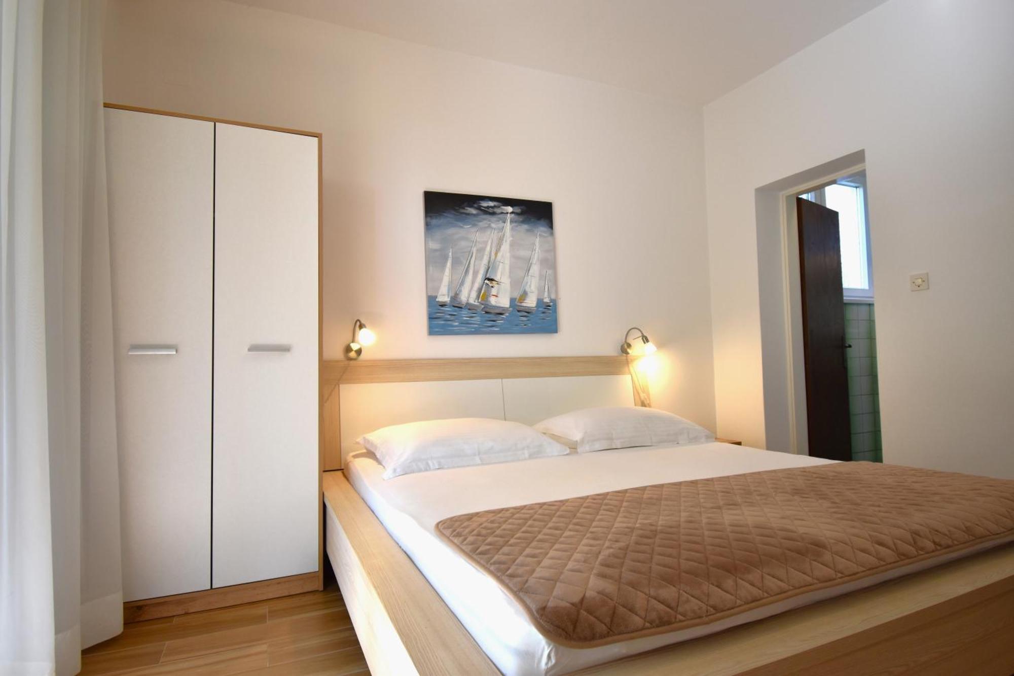 Apartments Zenko Rab Town Exterior photo